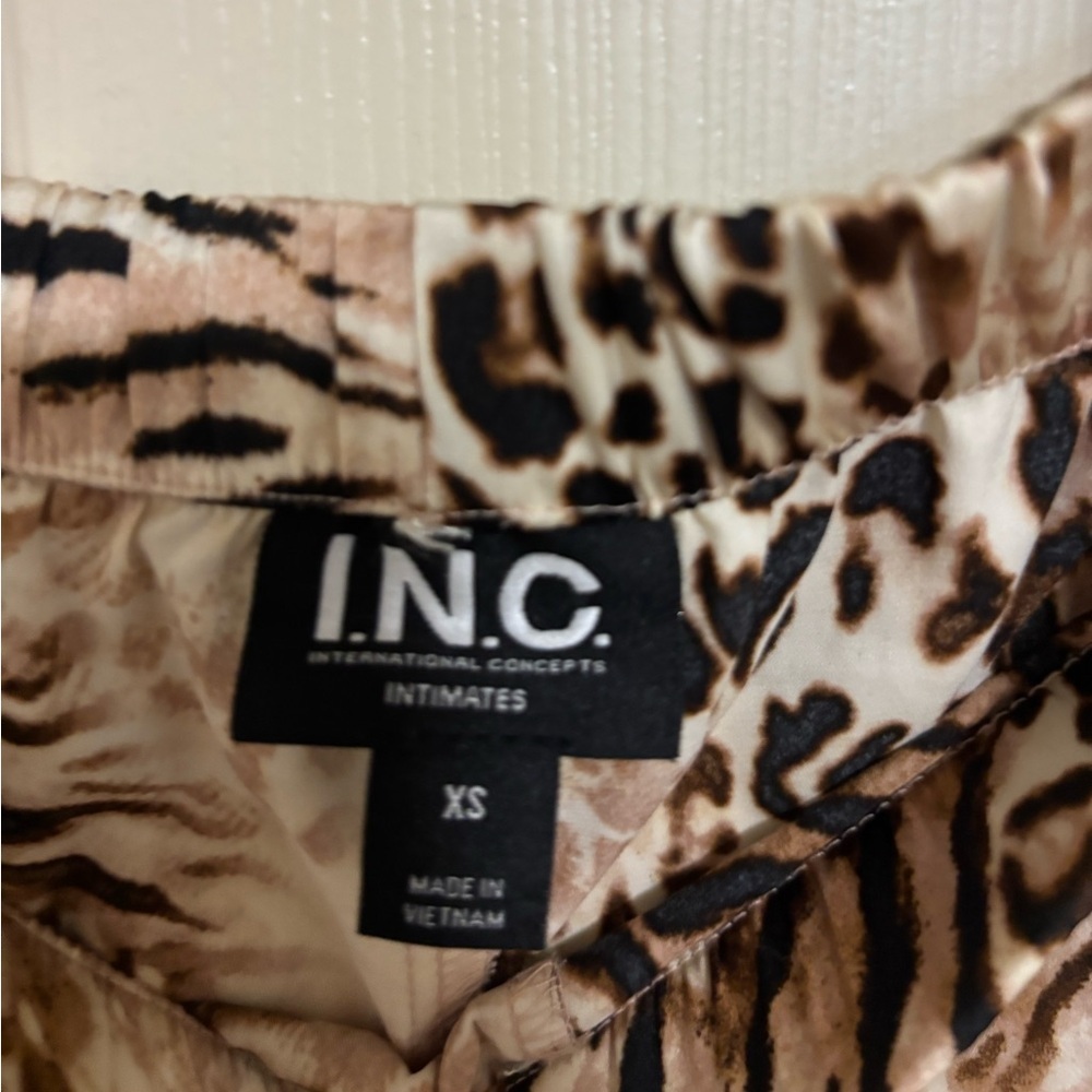 INC International Concepts 2-Piece Stretch Satin Pajama Set Leopard Print XS - Picture 10 of 11